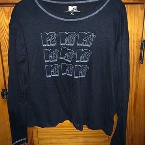 Black cropped Long sleeve MTV T shirt
